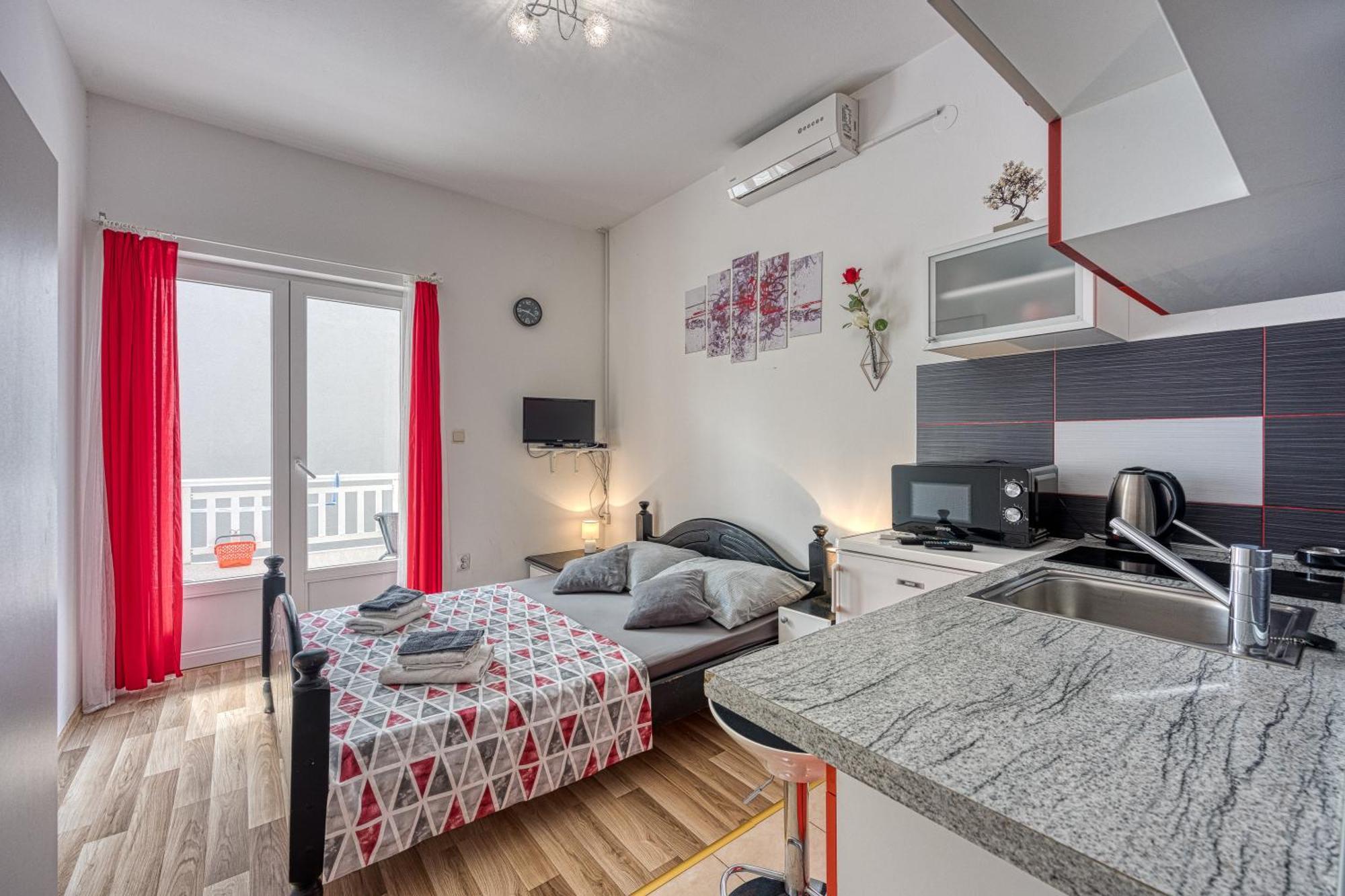 Studio Apartmani Ivanda Makarska Bagian luar foto