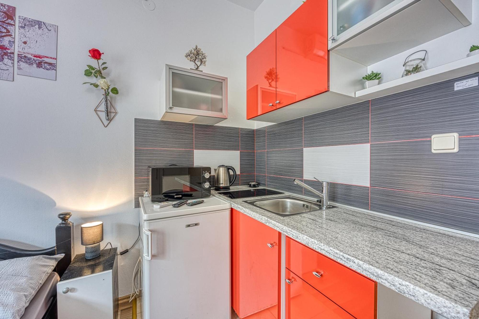 Studio Apartmani Ivanda Makarska Bagian luar foto